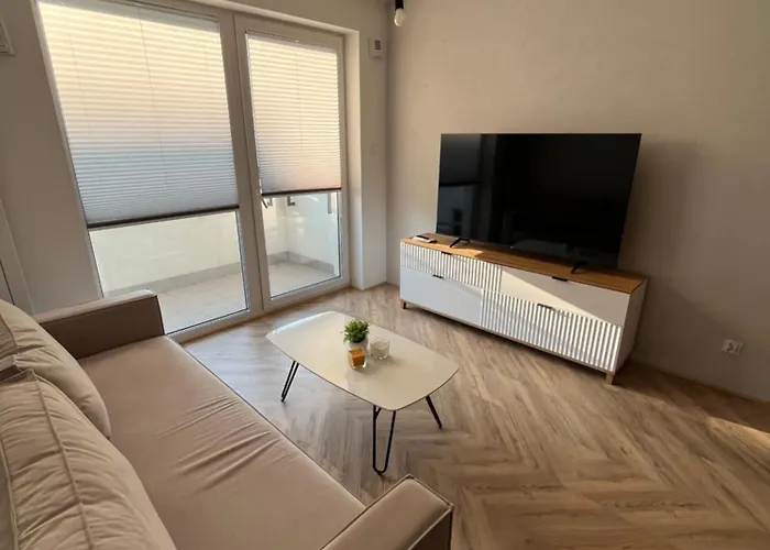 Beautiful Airport Workation 6 Persons 24 H Check In