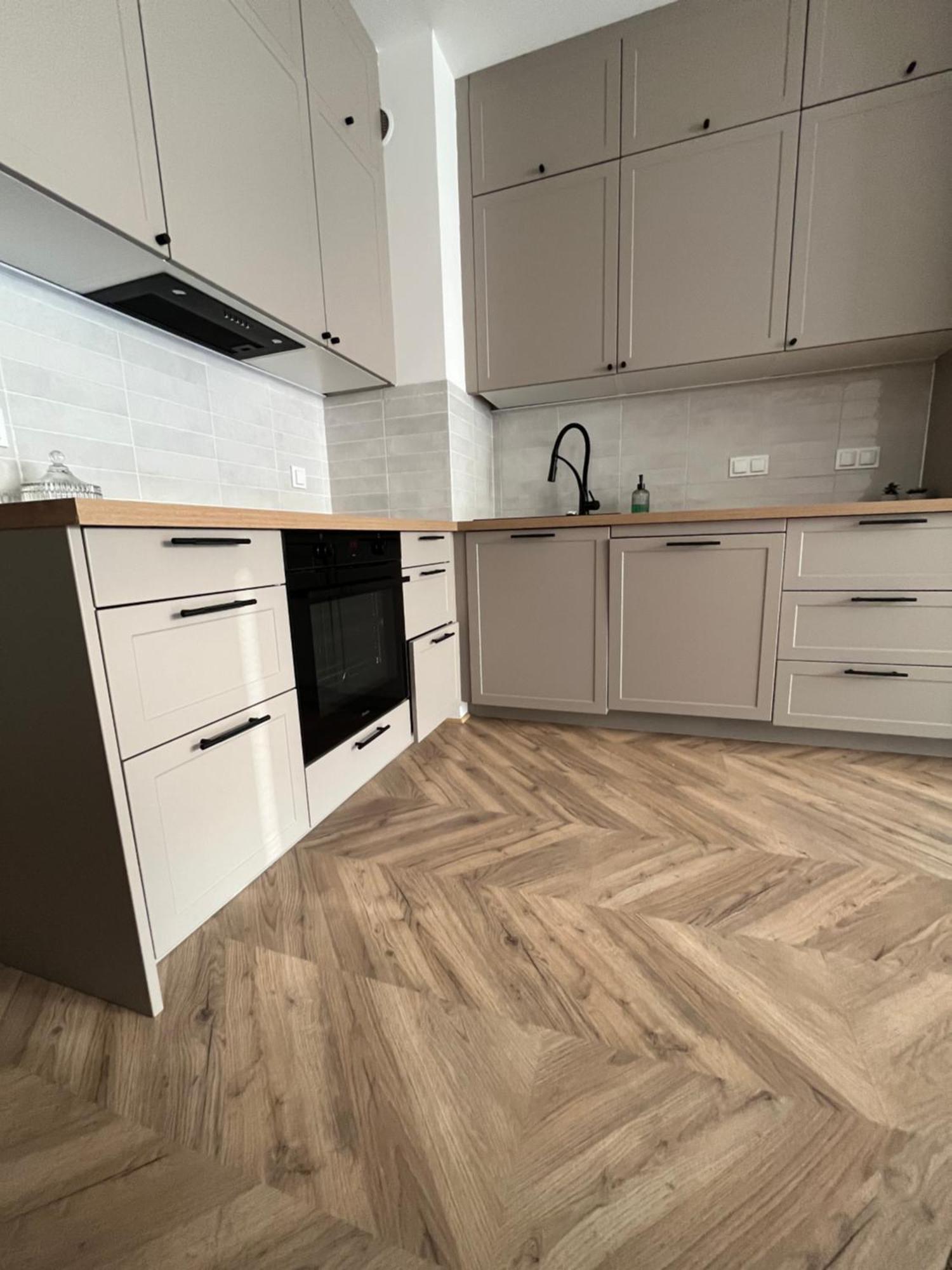 Apartament Beautiful Airport Workation 6 Persons 24 H Check In Warszawa