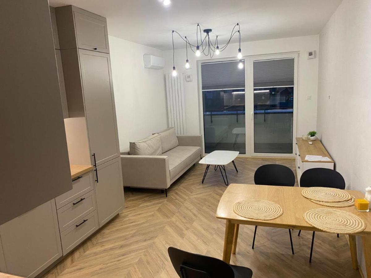 Apartament Beautiful Airport Workation 6 Persons 24 H Check In Warszawa